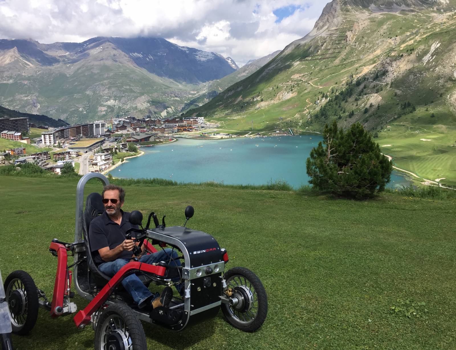 ¡Vive la experiencia única del buggy eléctrico para adultos en Lyon, explora la naturaleza en Auvernia-Ródano-Alpes respetando el medio ambiente!