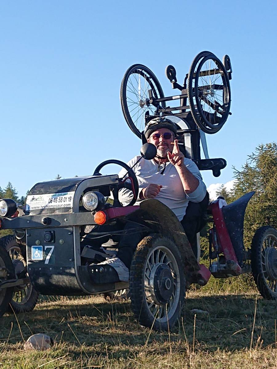 Un vehículo eléctrico todo terreno para devolver la independencia a las personas con discapacidades.