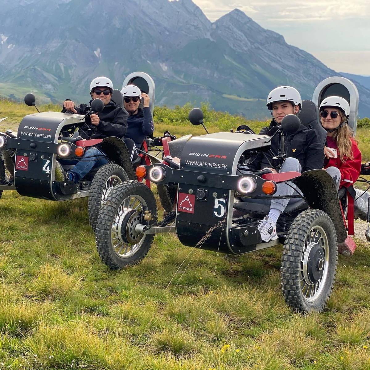 Conviértase en dueño de un buggy eléctrico SWINCAR de segunda mano para explorar las regiones icónicas de Estados Unidos y América del Sur.