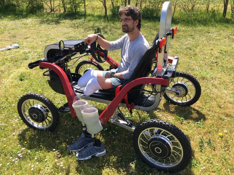 Cuadriciclo eléctrico ligero todoterreno para discapacitados