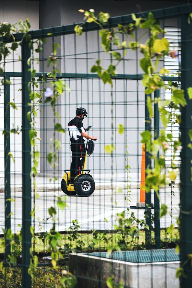 Disfruta de un tour privado y flexible en Segway por Madrid con guías expertos. Madrid Segcitytours